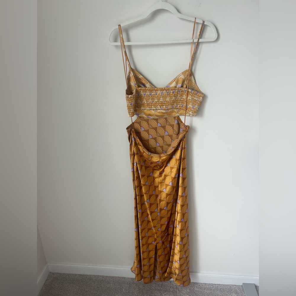 Viral House of Harlow 1960 Gold Patterned Cut Out Midi Dress - Picture 5 of 6